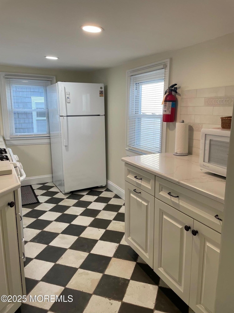 7 Webb Avenue - Photo 12