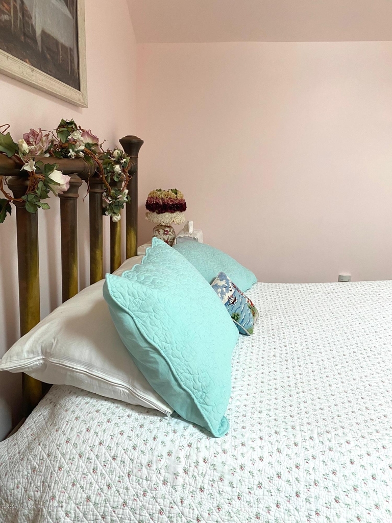 7 Webb Avenue - Photo 14