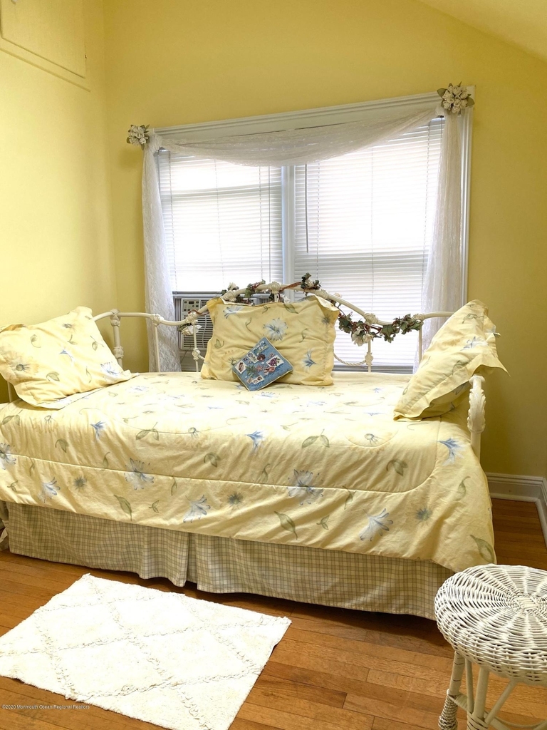 7 Webb Avenue - Photo 17