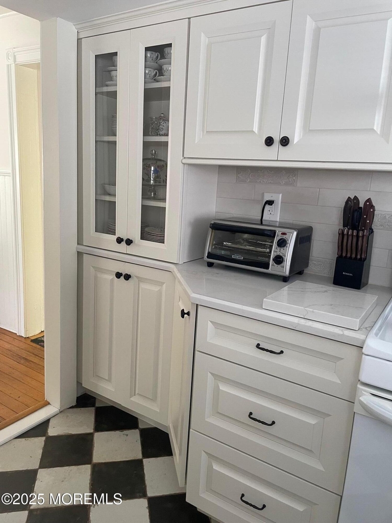 7 Webb Avenue - Photo 7