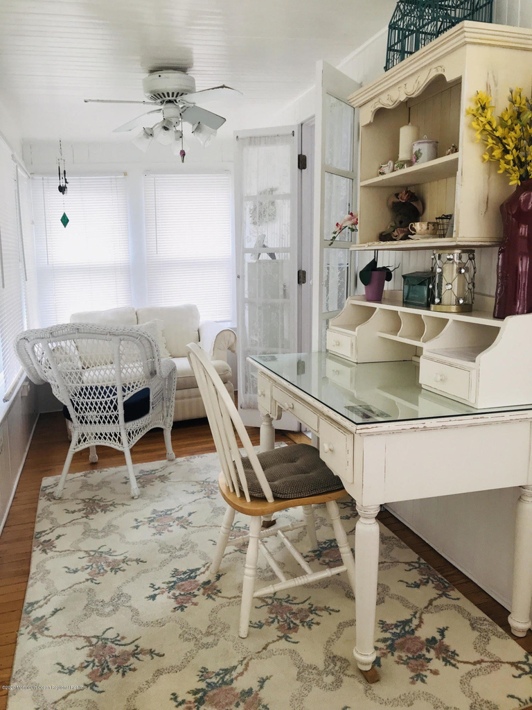 7 Webb Avenue - Photo 5