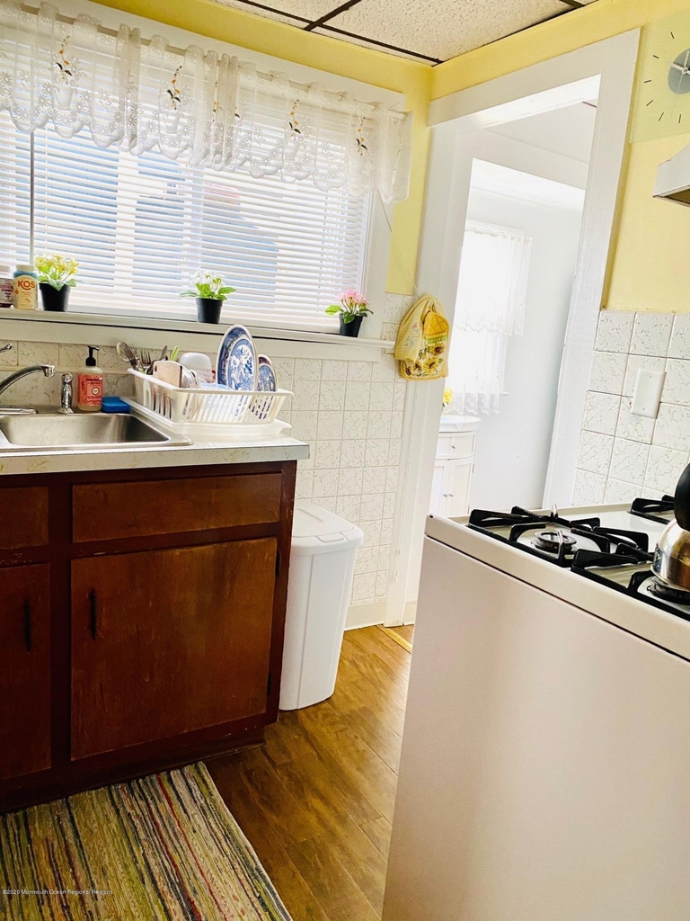 7 Webb Avenue - Photo 9