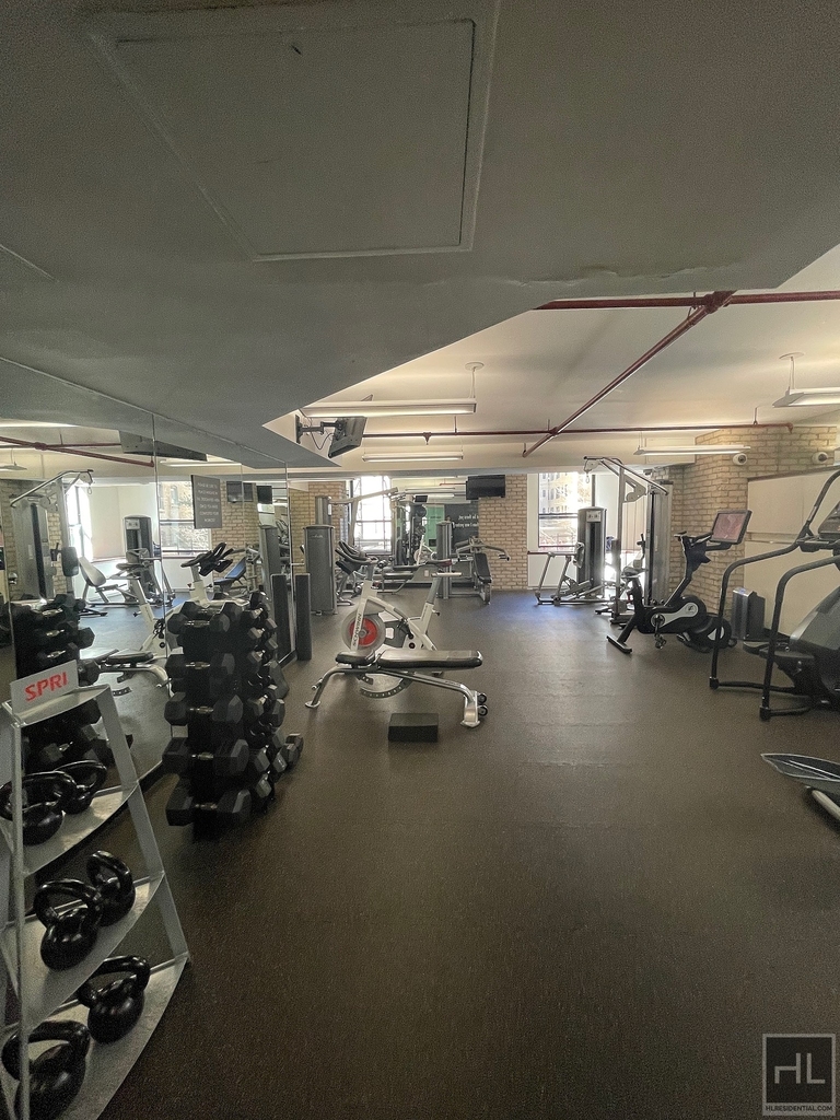 West 87th Street - Photo 11
