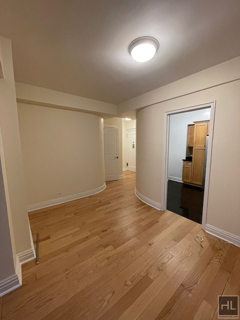 East 56 Street - Photo 7