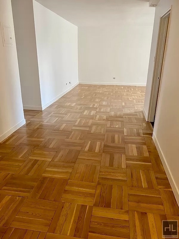 East 79th Street - Photo 2