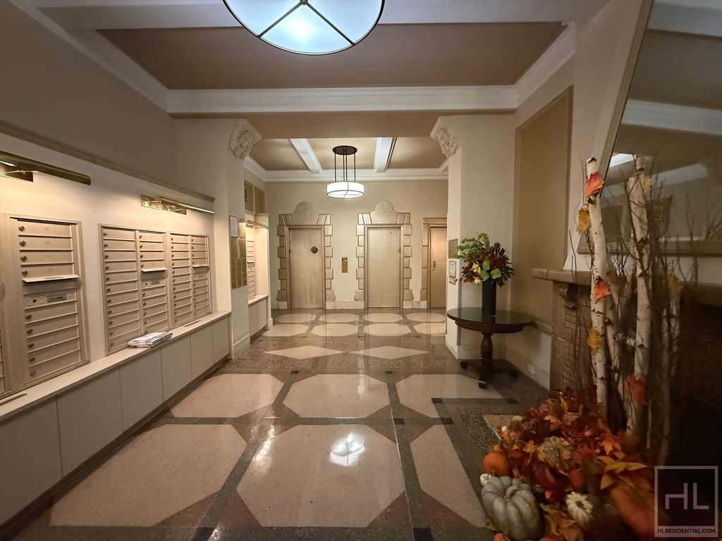 Second Avenue - Photo 8