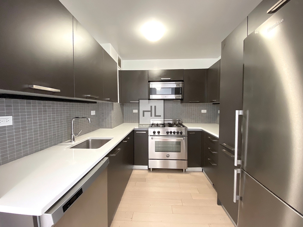 East 39th Street - Photo 1