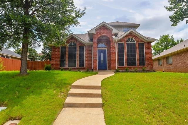 923 Kathryn Drive - Photo 0