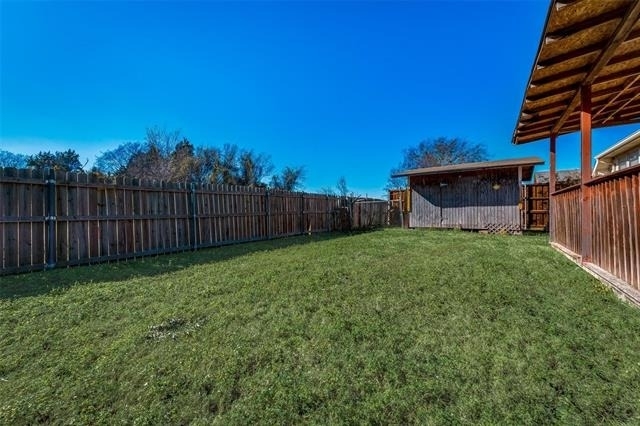 521 Brazos Street - Photo 11
