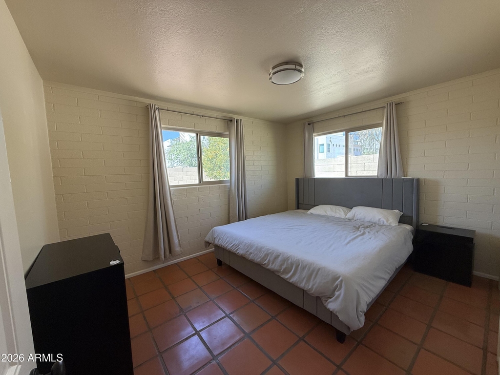 1312 1/2 W 5th Street - Photo 5