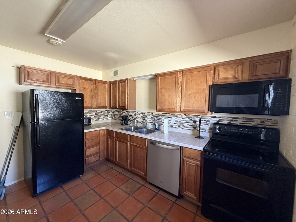 1312 1/2 W 5th Street - Photo 1