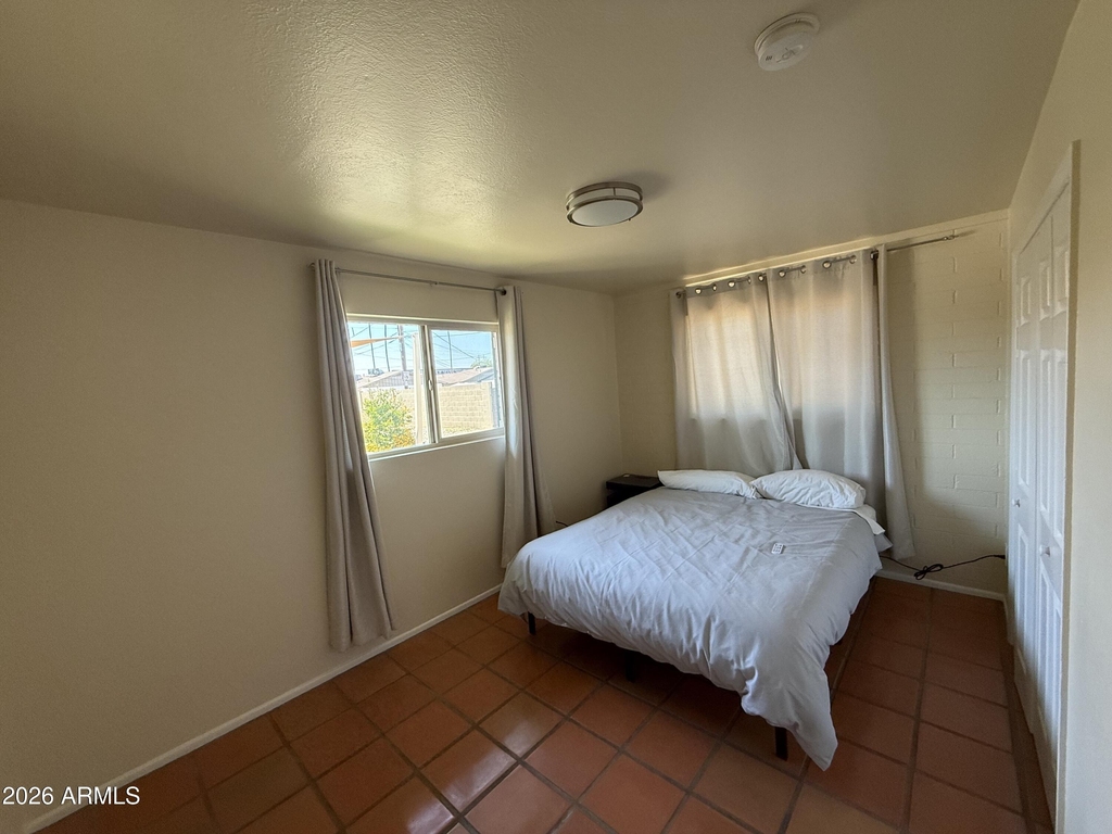 1312 1/2 W 5th Street - Photo 3