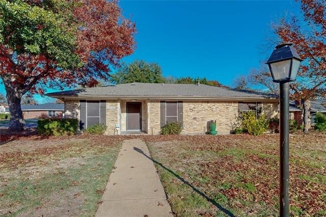 9100 Berkshire Drive - Photo 0