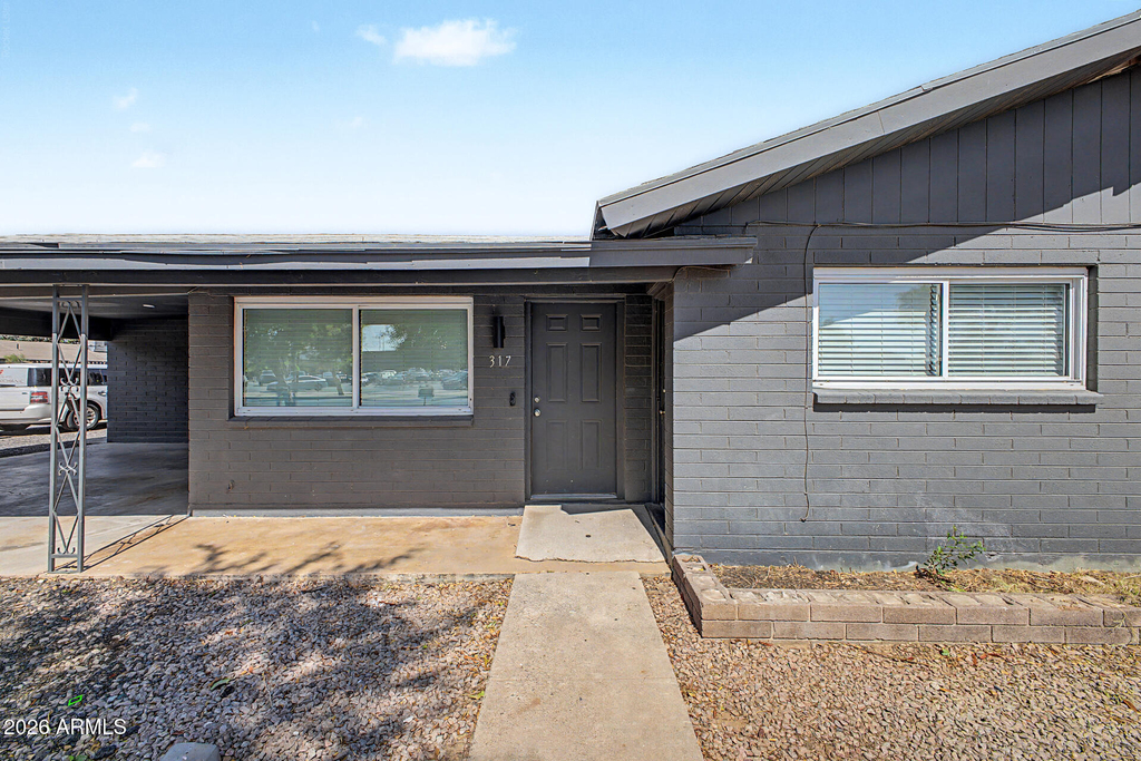 317 N Elm Street - Photo 4