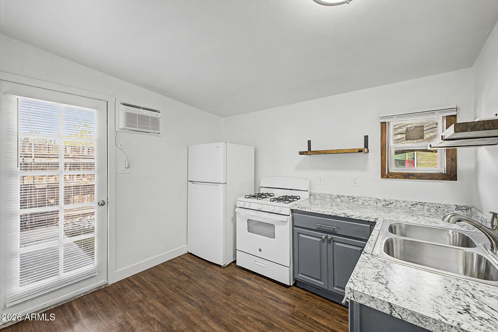 317 N Elm Street - Photo 28