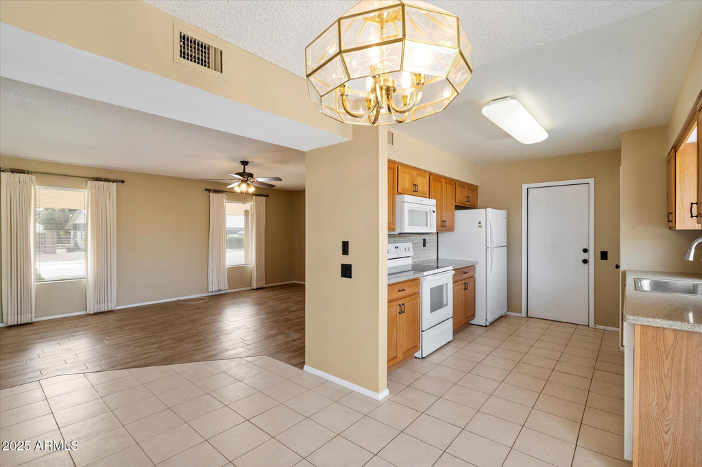 10528 W Tumblewood Drive - Photo 7