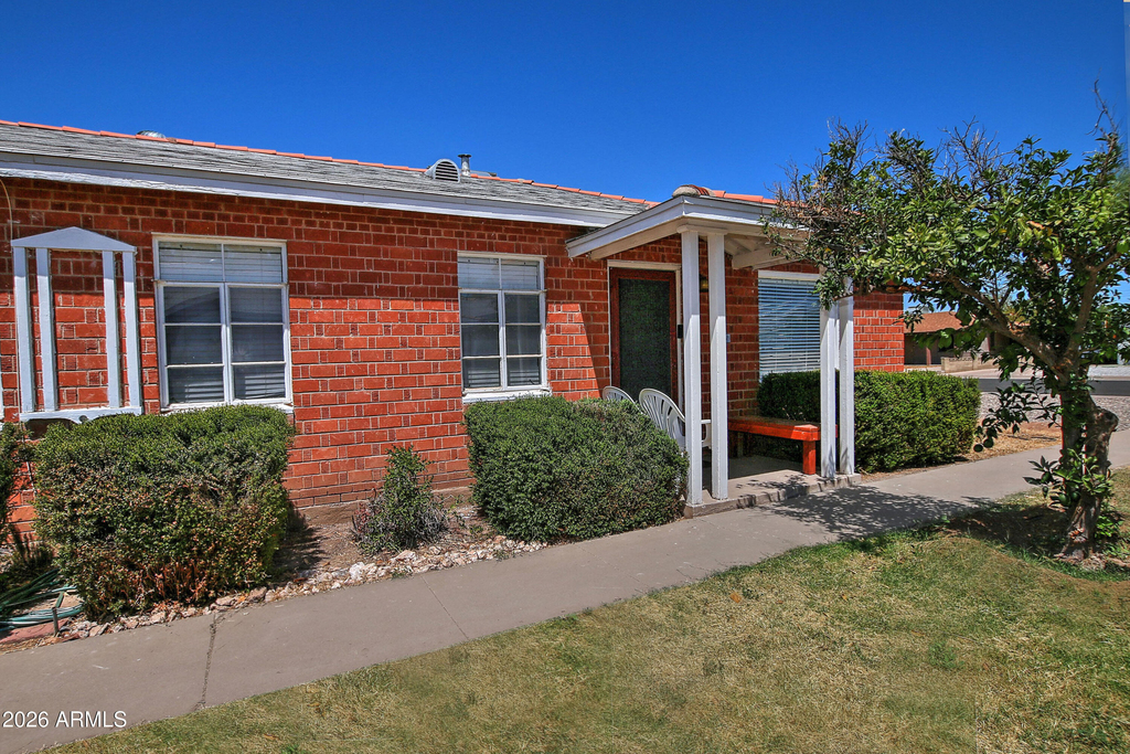 1923 W Earll Drive - Photo 4