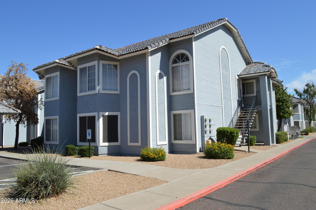 2910 W Marconi Avenue - Photo 0