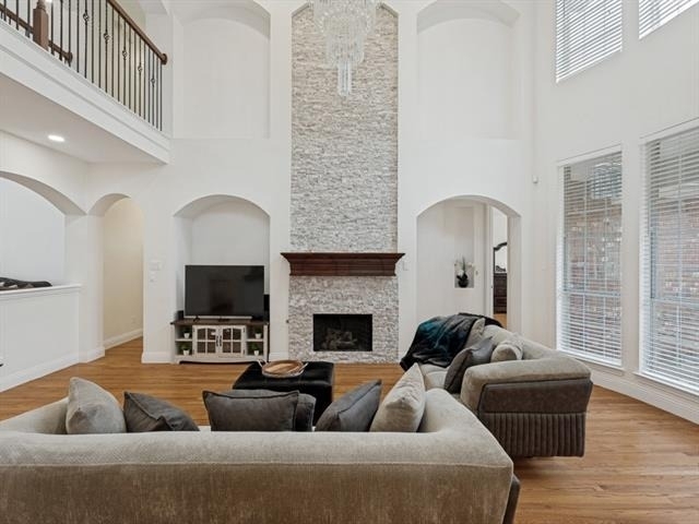 729 Driftwood Drive - Photo 2