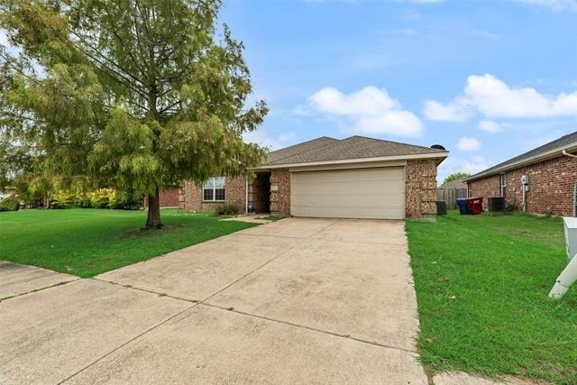 2701 Mockingbird Street - Photo 1