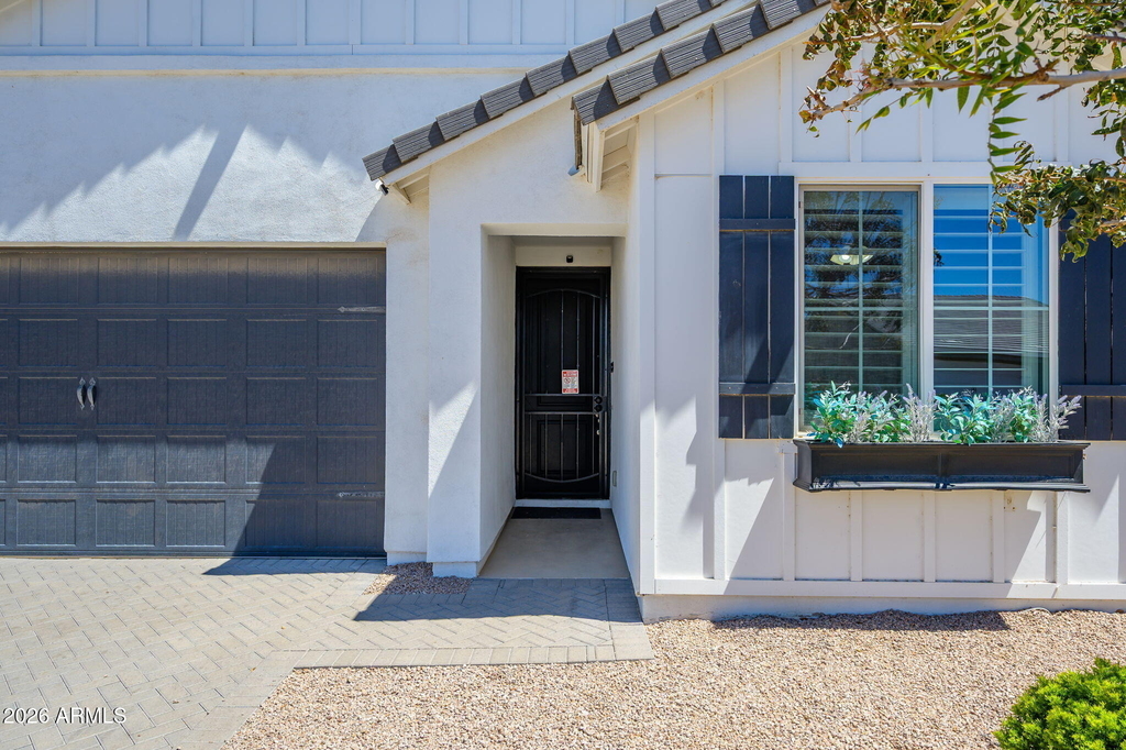 542 E Bamboo Lane - Photo 1