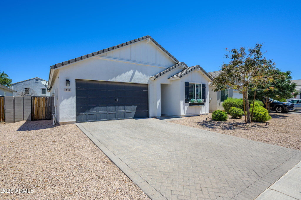 542 E Bamboo Lane - Photo 0