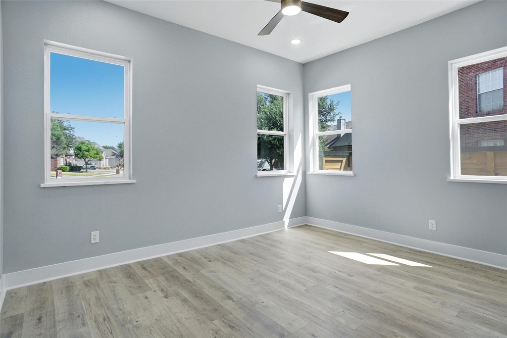 400 Hideaway Court - Photo 11