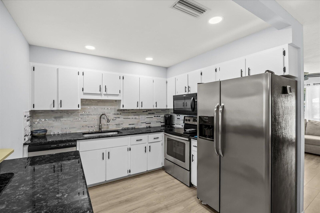 215 19th Avenue - Photo 8