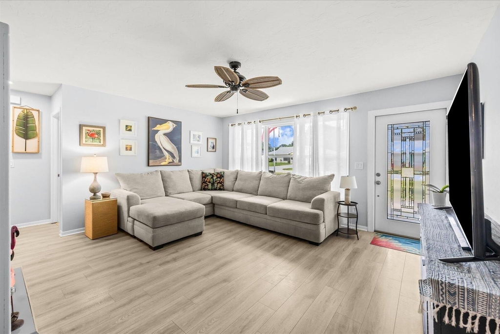 215 19th Avenue - Photo 4