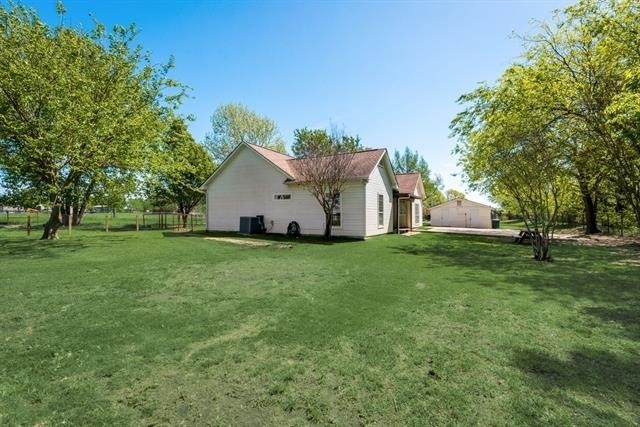 5893 Fm 1827 - Photo 1