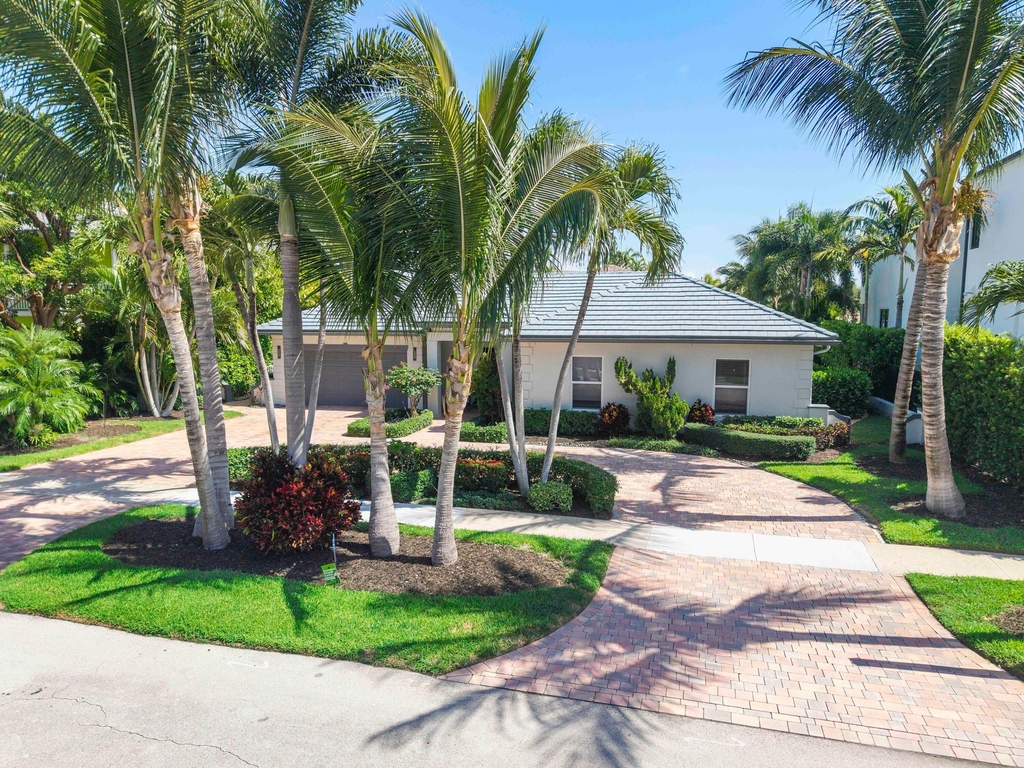 725 Ne 36th Street - Photo 2