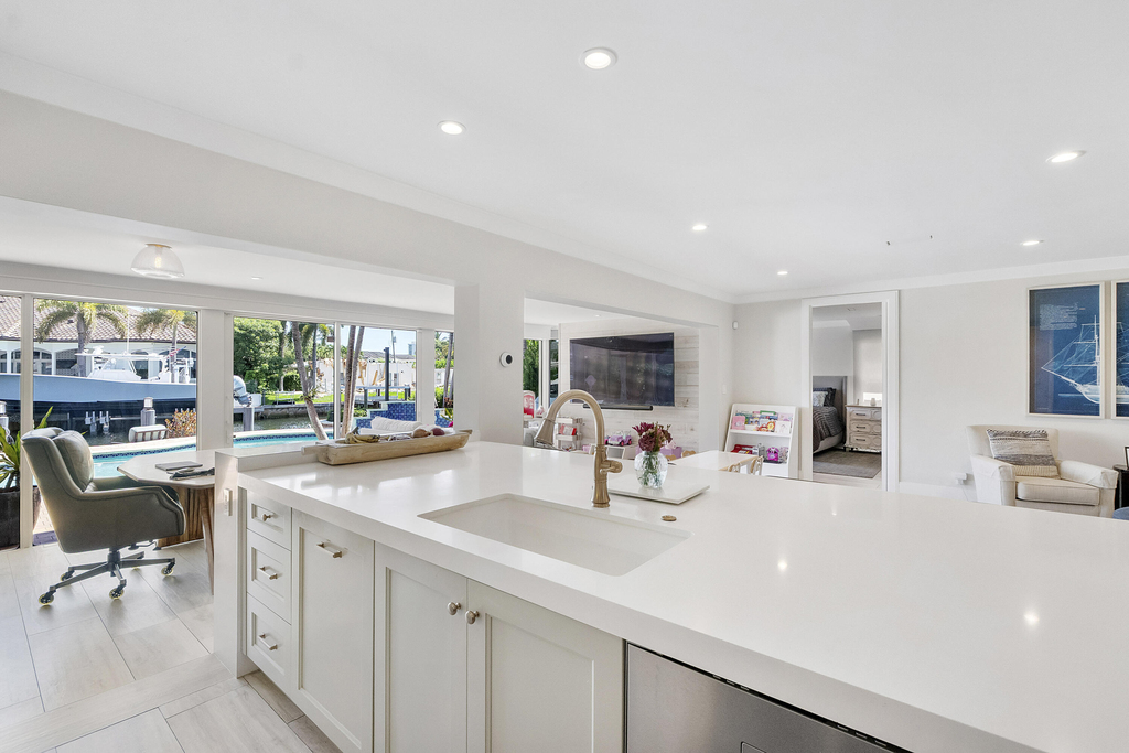 725 Ne 36th Street - Photo 36