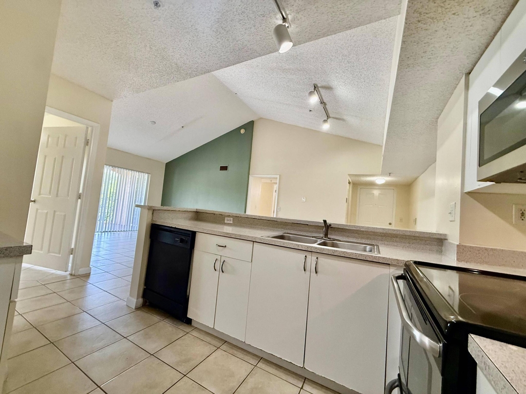 3840 Lyons Road - Photo 4