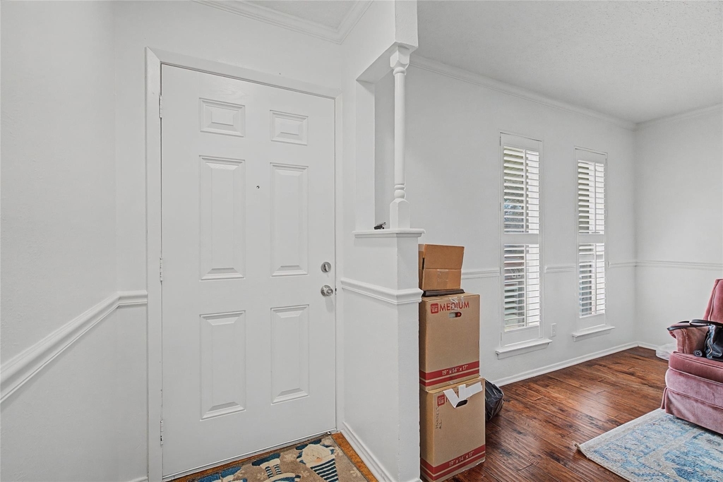 2009 Charleston Drive - Photo 4