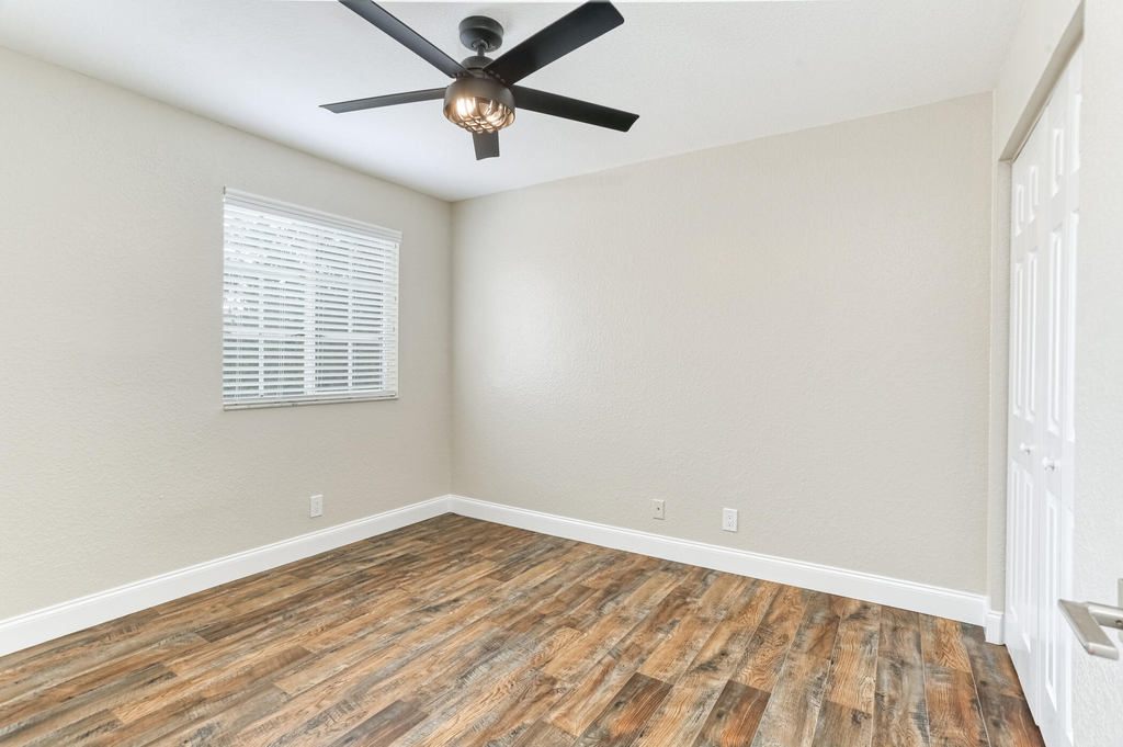 316 Se Bloxham Way - Photo 24