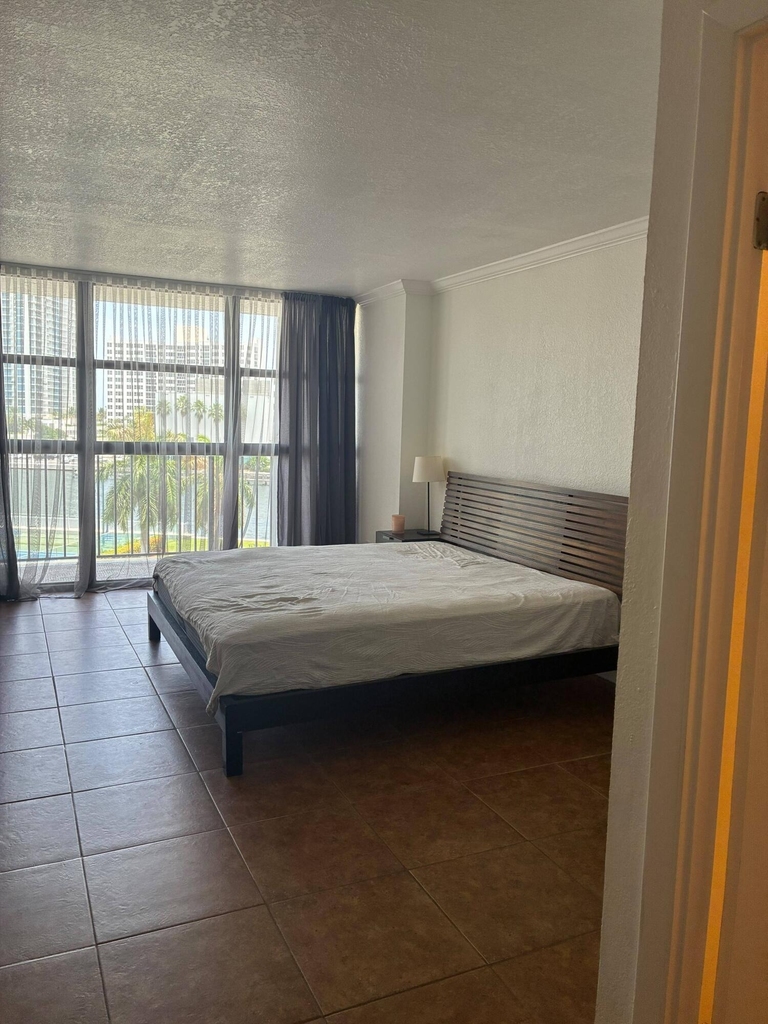 400 Leslie Drive - Photo 17
