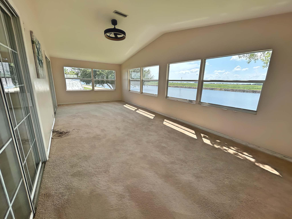 901 Thatcher Boulevard - Photo 5