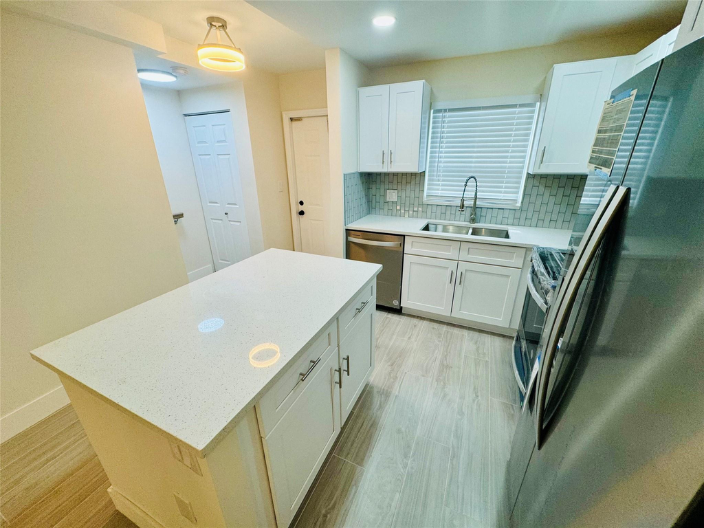 805 W Oakland Park Boulevard - Photo 3