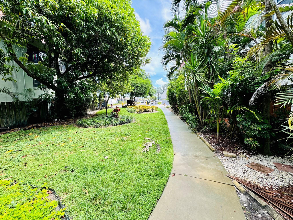 805 W Oakland Park Boulevard - Photo 16