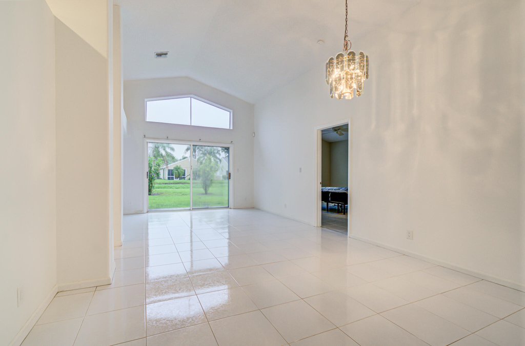 7620 Stirling Bridge Boulevard N - Photo 0