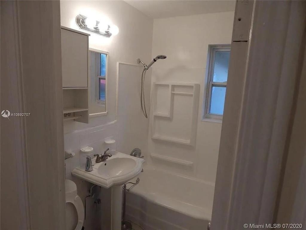 1111 N 25th Avenue - Photo 16