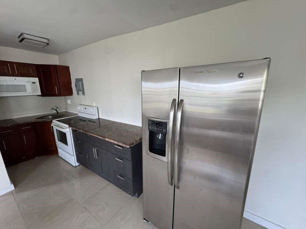 1042 Foster Road - Photo 1