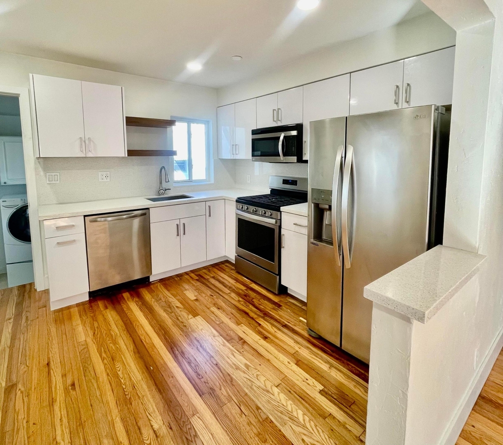 2425 Pierce Street - Photo 1