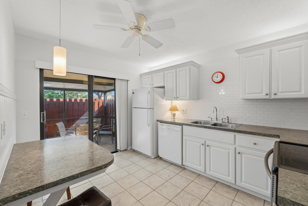 7916 Se Villa Circle - Photo 11