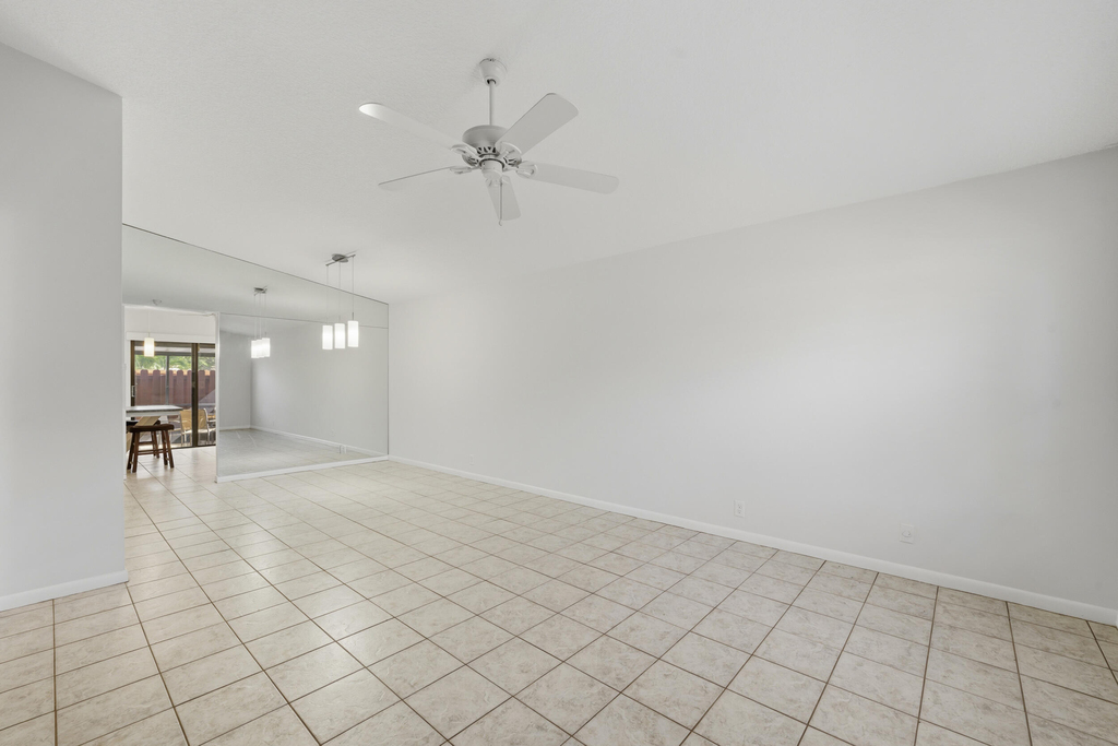 7916 Se Villa Circle - Photo 9