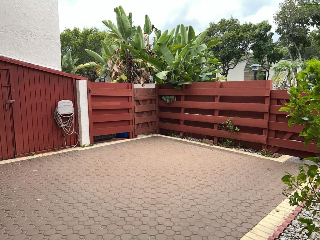3094 Bermwood Lane - Photo 2
