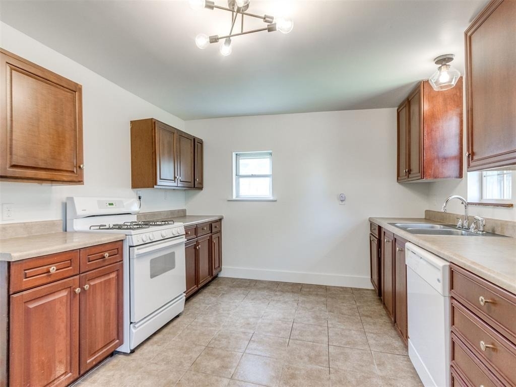 425 E Eufaula Street - Photo 7