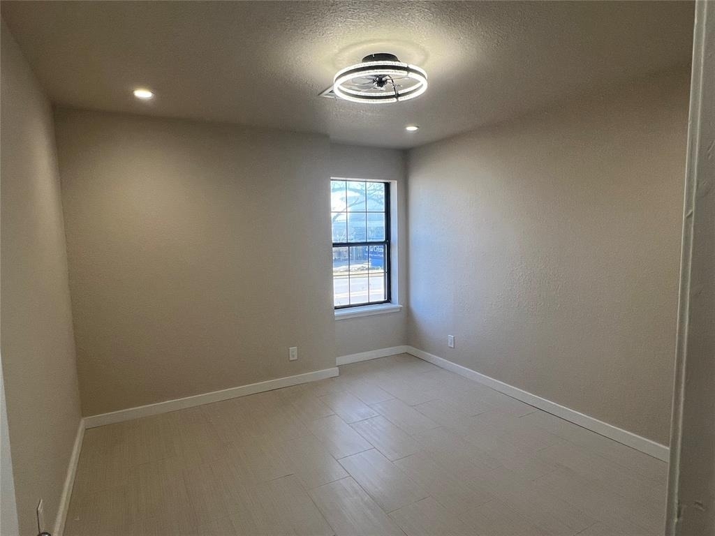14405 N Pennsylvania Avenue - Photo 10