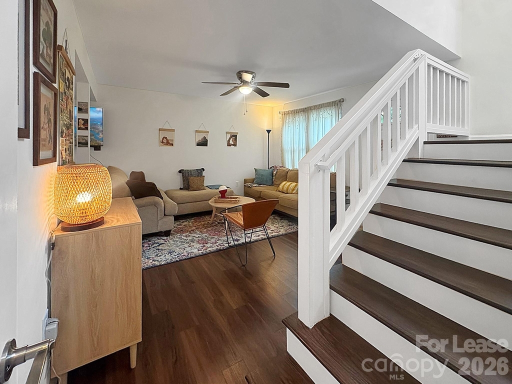 902 Creekside Drive - Photo 10