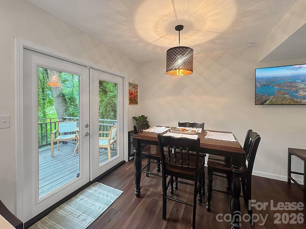902 Creekside Drive - Photo 5